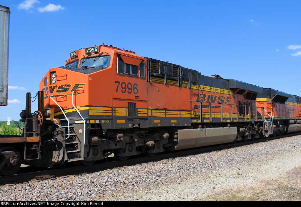 BNSF 7996 Pusher